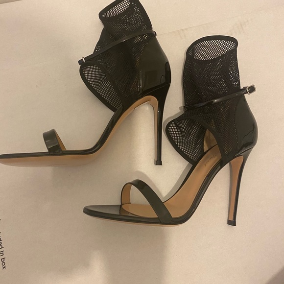 NEW Gianvito Rossi  ankle high fish net booties - Picture 11 of 16